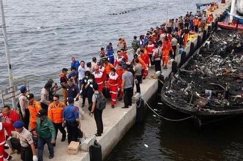 Cháy tàu ở Indonesia, 14 người đã thiệt mạng