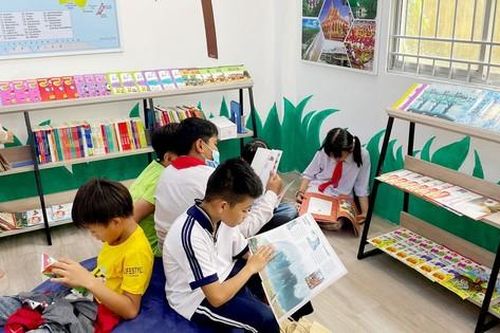 Tặng thư viện cho Trường Tiểu học Tân Hòa B, Trà Vinh