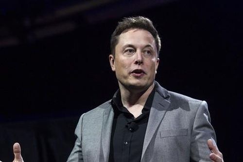 Tỷ phú Elon Musk hứa sẽ không ngắt dịch vụ Internet vệ tinh của Ukraine