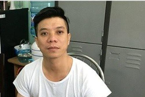 'Đôi bạn tù' mở quán karaoke, cho nhân viên 'bốc họ'