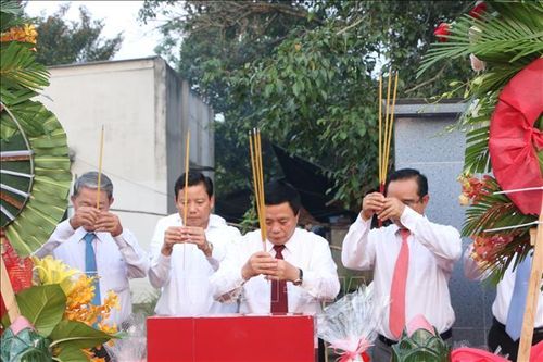 Dâng hương Kỷ niệm 120 năm ngày sinh đồng chí Võ Văn Ngân