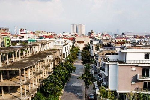 Nhếch nhác tại KĐT Nam đường 32, dân trồng rau trên móng nhà tiền tỷ