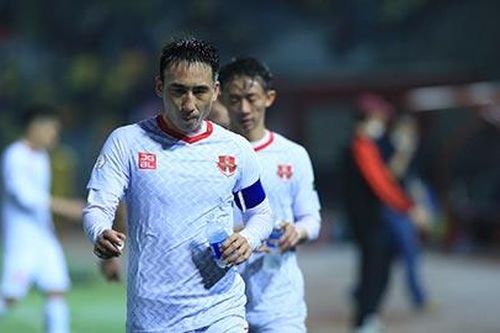 Hải Phòng mất 2 quân bài quan trọng trong cuộc đua vô địch với Hà Nội FC