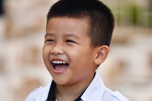 Nhiều trường ở TP.HCM lùi giờ vào học