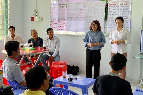 Công ty Tư vấn GFA và Chi cục Phát triển nông thôn An Giang lắng nghe ý kiến của các hợp tác xã sản xuất lúa, gạo