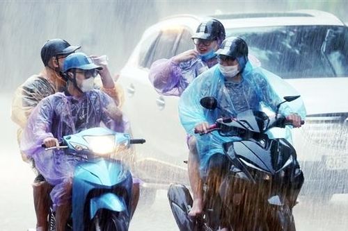 Nắng hanh ở miền Bắc, miền Trung mưa to