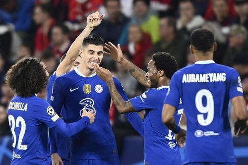 Bao nhiêu đội đã giành vé đi tiếp ở Champions League?