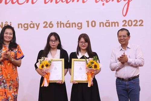 Trao giải cuộc thi 'Những cống hiến thầm lặng' năm 2022