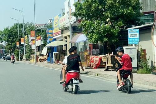 Hàng trăm học sinh, sinh viên ở TP Hà Tĩnh vi phạm khi tham gia giao thông