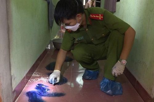 Chém bố và người thân của bạn gái nhập viện trong ngày ra mắt