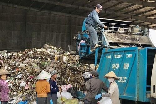 Nhà máy xử lý rác thải rắn ở Đà Lạt quá tải