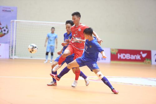 Giải Futsal VĐQG: Thái Sơn Nam bám đuổi Sahako