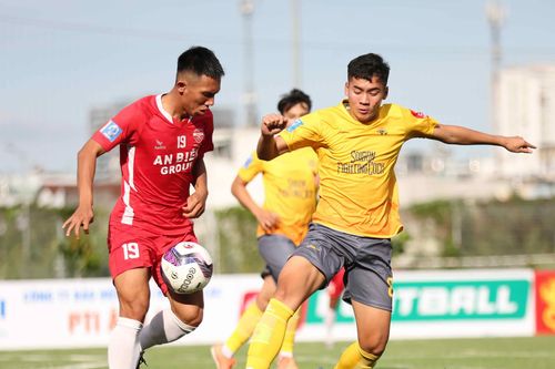 Nâng tầm bóng đá phong trào