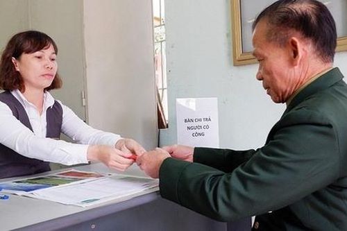 Chế độ với thân nhân người có công giúp đỡ cách mạng