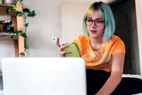 Gen Z… nghèo kiết xác