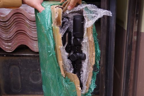 Phát hiện xe khách vận chuyển súng kèm đạn