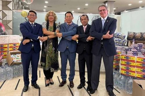 Ủy ban ASEAN tại Caracas trao tặng hàng hóa ủng hộ nạn nhân bị ảnh hưởng bởi lũ lụt ở Venezuela