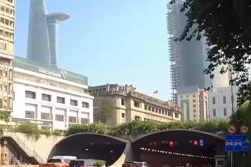 Cấm xe qua hầm sông Sài Gòn trong 2 ngày cuối tuần