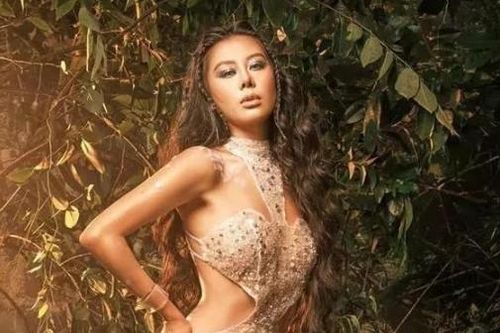 Nam Thư gây sốt với tạo hình khác lạ
