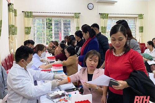 Hơn 500 người dân huyện Quan Hóa được xét nghiệm tầm soát ung thư gan