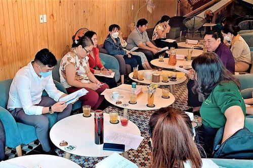 'Cà phê doanh nhân' - gặp gỡ và chia sẻ