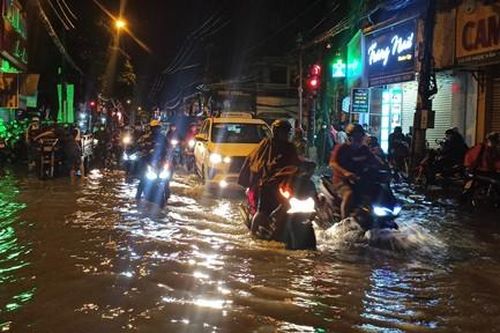 TPHCM: Cảnh báo triều cường có thể đạt mức 1,73m, cao hơn báo động 3