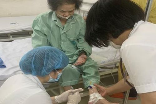 Nữ bệnh nhân bị u ruột non hiếm gặp may mắn thoát 'án tử'