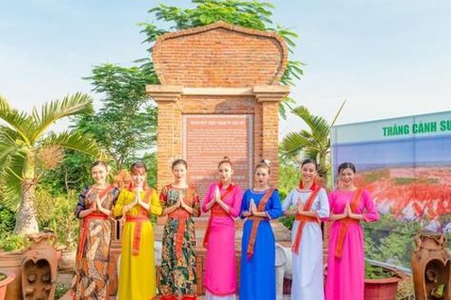Dàn Nam vương, Hoa hậu Fitness Model World Vietnam dự lễ hội Katê của người Chăm