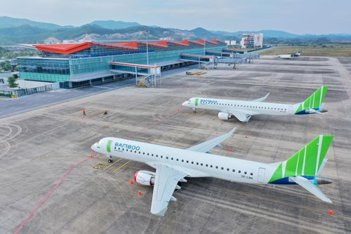 Quảng Ninh 'mở cửa bầu trời' với ngành du lịch