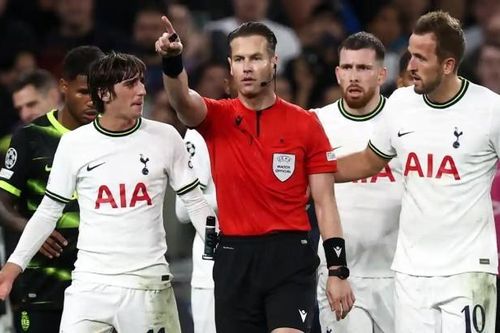 Xác định 12/16 đội đi tiếp ở Champions League