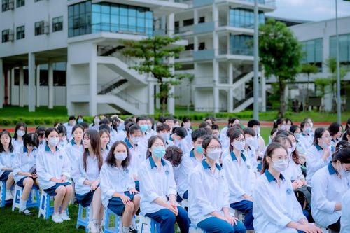 Linh hoạt tổ chức lớp không chuyên trong trường chuyên
