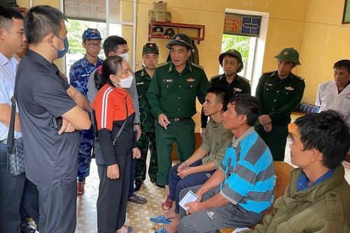 Tìm kiếm 3 ngư dân mất tích trên biển Hà Tĩnh