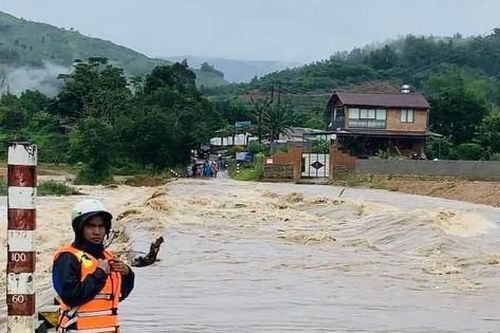 Hồ Suối Dầu xả lũ, cảnh báo ngập lụt nhiều nơi ở Nha Trang