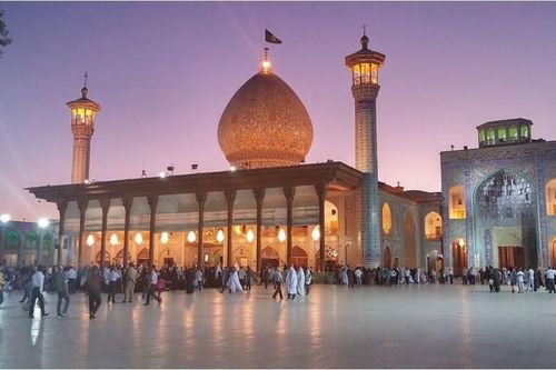 'Tấn công khủng bố' ở Iran, nhiều người chết và bị thương