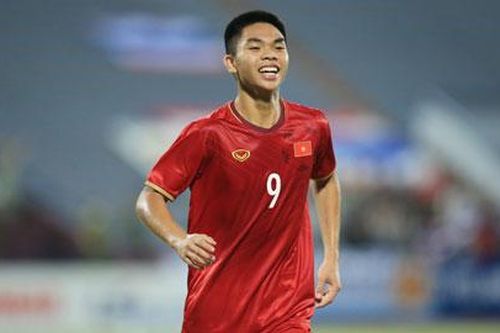 Nguyễn Lê Phát, viên ngọc thô của bóng đá Việt Nam
