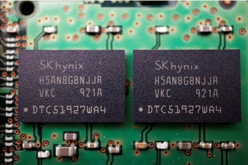 SK Hynix cắt giảm một nửa chi tiêu vốn trong bối cảnh nhu cầu chip sụt giảm