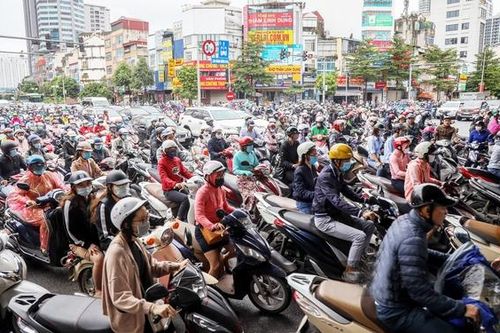 Đề xuất thu phí vào nội đô Hà Nội từ năm 2024: 'Không thể áp đặt'