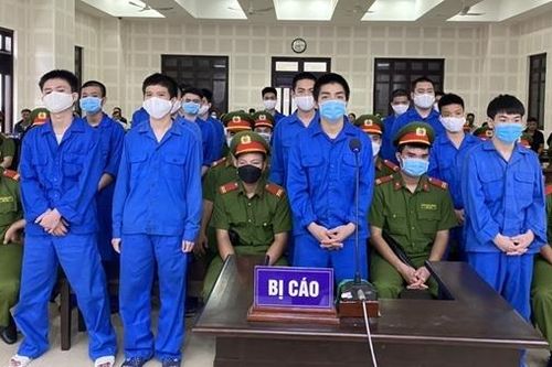 19 thanh thiếu niên cùng lãnh án về tội 'Giết người'