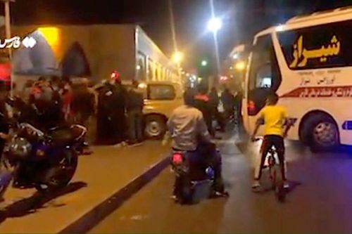 Tấn công khủng bố tại Iran, hơn 50 người thương vong