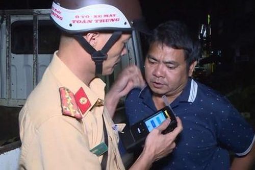 Vụ tài xế say xỉn lái ô tô tông loạt xe máy dừng đèn đỏ: 1 nạn nhân tử vong
