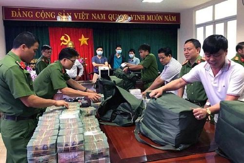 Vụ buôn lậu 200 triệu lít xăng dầu giả: Thu giữ 220 tỷ đồng, kê biên 50 sổ đỏ