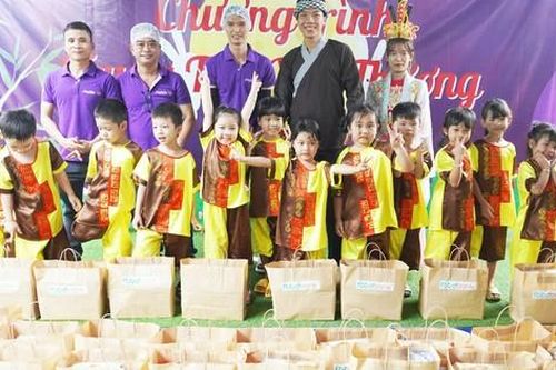 Mondelez Kinh Đô hỗ trợ thực phẩm cho cộng đồng trị giá 9,6 tỷ đồng