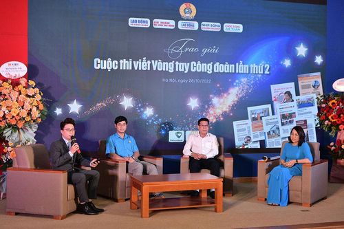 Trao giải Cuộc thi viết 'Vòng tay công đoàn'