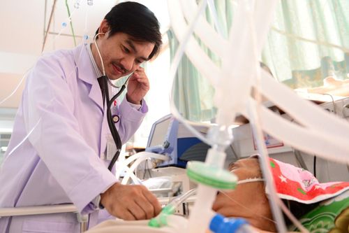 Bác sĩ TP.HCM mong sớm sửa máy CT để kịp cứu bệnh nhân đột quỵ