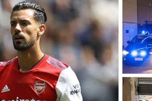 Hậu vệ của Arsenal trọng thương trong vụ tấn công ở siêu thị