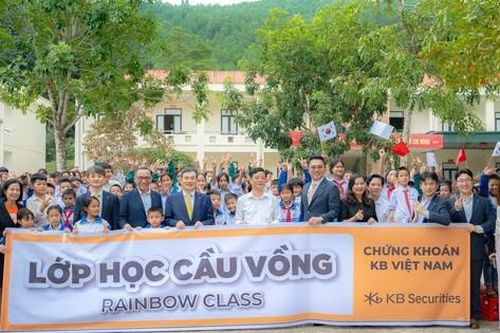 CTCK KB Việt Nam tài trợ cho 2 trường học tại Hòa Bình