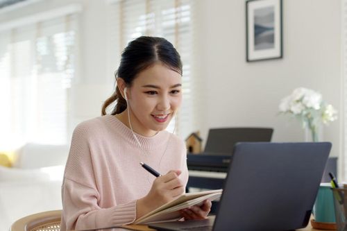 Anh ngữ TalkFirst chia sẻ bí quyết học tiếng Anh giao tiếp hiệu quả cho người mới bắt đầu