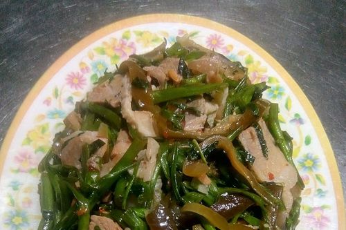 Rau muống bóp xổi dưa mắm