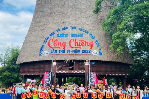 Kon Tum: Gần 1.100 nghệ nhân 'nhí' tham gia Liên hoan Cồng chiêng, múa xoang