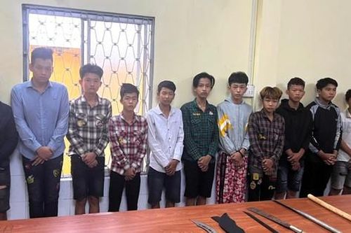 Bắt nhóm đối tượng thuê ô tô đi chém người